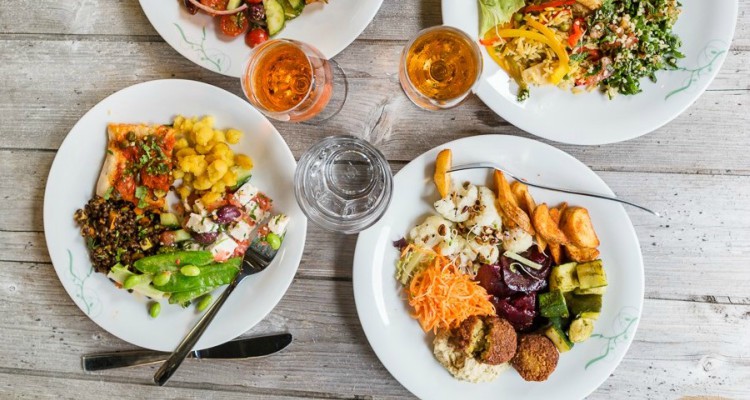 vegetariansky bufet jogosik.jpg